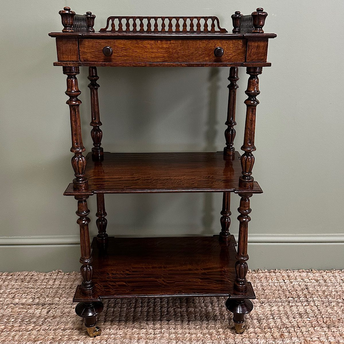 Victorian Antique Design Whatnot