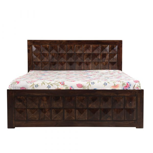 DIAMOND WOODEN QUEEN BED